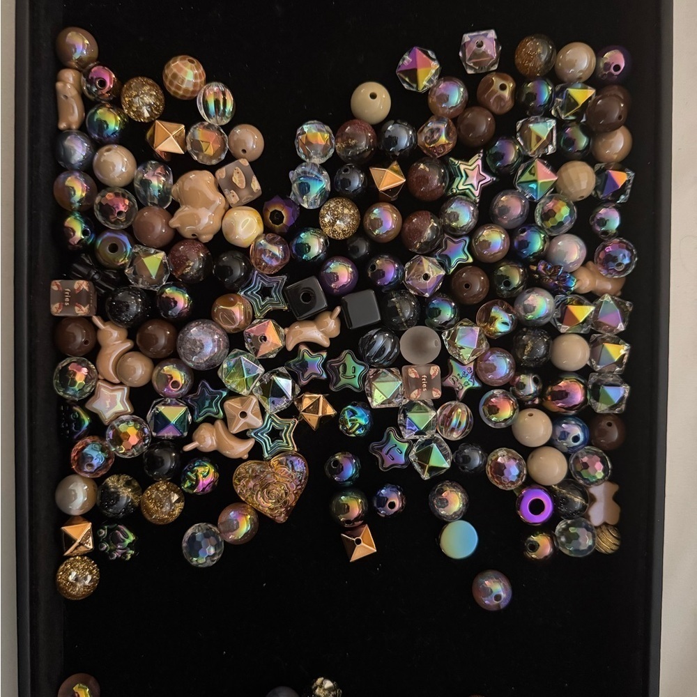 CRAFTING - Assorted Acrylic Beads in Multicolor - 170+ beads 14oz